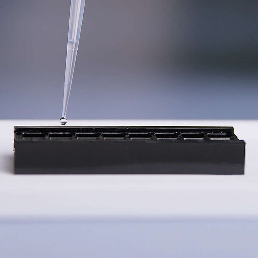 axxelera peptide microarray incubation tray